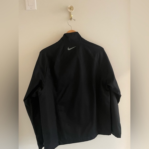 Nike storm fit golf jacket size M - Picture 2 of 4